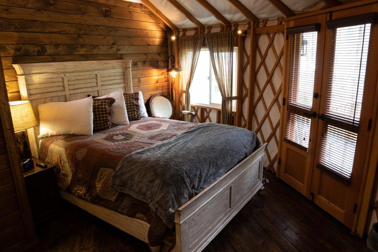 Topton Tranquil Haven Luxy Yurt - Creekside Glamping With Private Hot Tubヴィラ エクステリア 写真