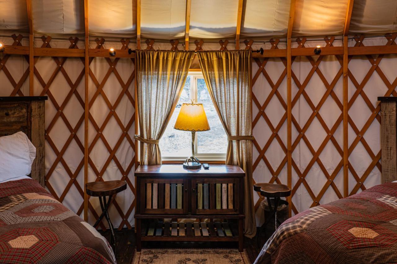 Topton Tranquil Haven Luxy Yurt - Creekside Glamping With Private Hot Tubヴィラ エクステリア 写真