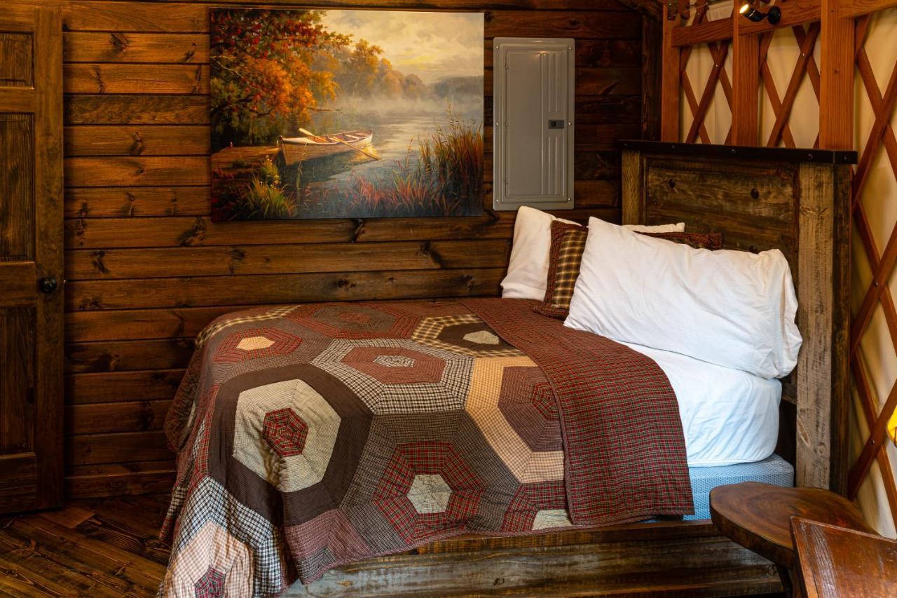 Topton Tranquil Haven Luxy Yurt - Creekside Glamping With Private Hot Tubヴィラ エクステリア 写真